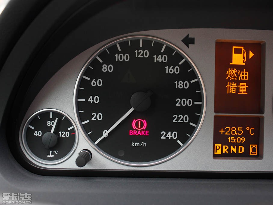 2011��YA��(�M(j��n)��) A 180 CVT