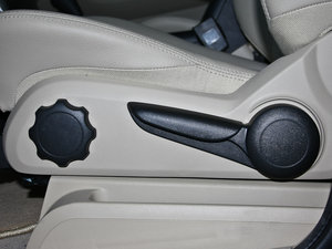 2011款A 160 CVT 主驾驶座椅调节