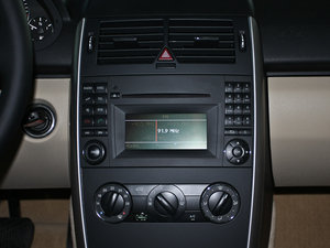 2011款A 160 CVT 中控台