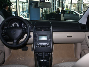 2011款A 160 CVT 内饰全景