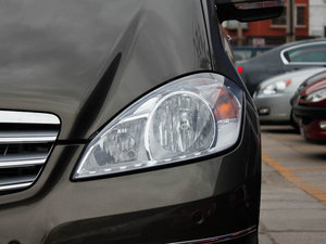 2011款A 180 CVT 大灯