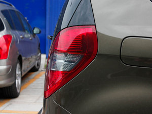 2011A(y) 180 CVT (x)(ji)^