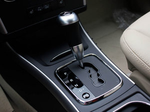 2011款A 180 CVT 换挡杆