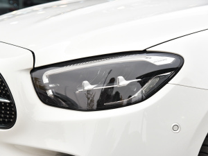 2021款改款 E 260 敞篷轿跑车 大灯