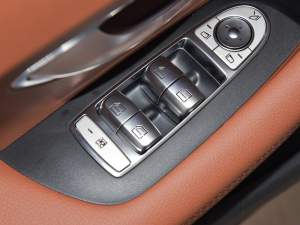 2021Ŀ E 260 I܇ п؅^