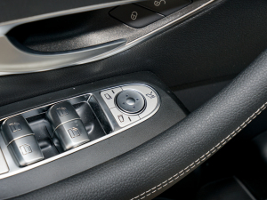 2021款改款 E 260 4MATIC 敞篷轿跑车  中控区