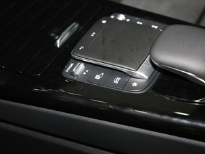 2020��CLA 200 �п؅^