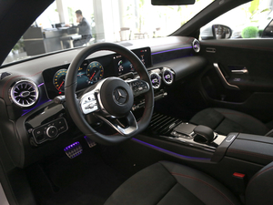 2020��CLA 200 �п؅^