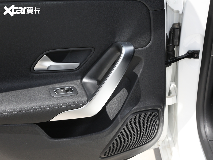 2020��YA��(�M��) A 180