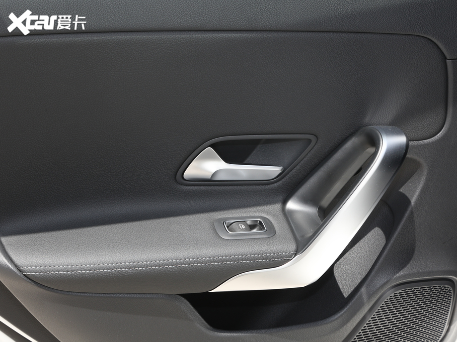 2020��YA��(�M��) A 180