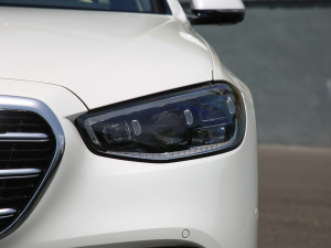 2021款S 500 L 4MATIC 大灯