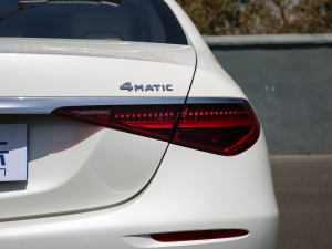 2021款S 500 L 4MATIC 尾灯