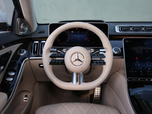 2021款S 500 L 4MATIC 方向盘