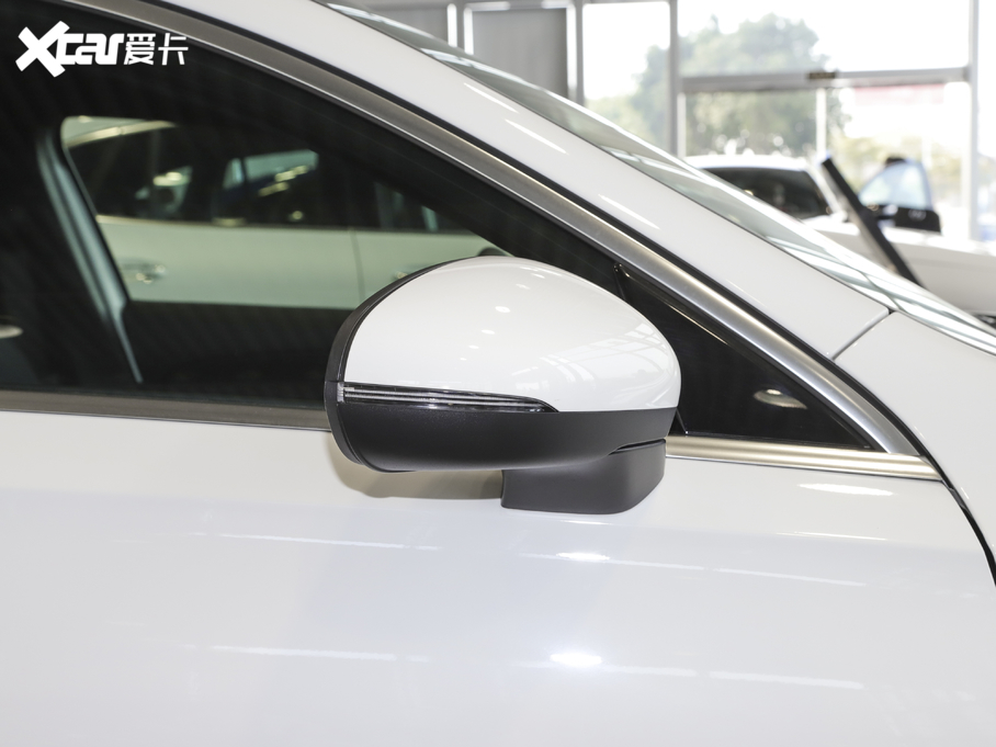 2021��YA��(�M��) A 180