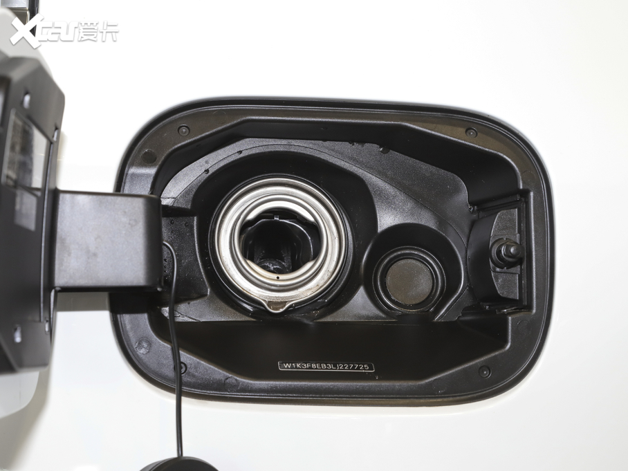 2021��YA��(�M��) A 180