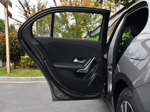 2021款A 200 动感型 左后车门