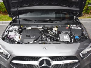 2021款A 200 动感型 发动机