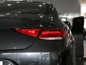 2021款CLS 300 动感型 尾灯