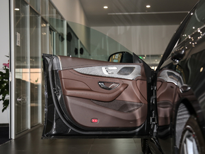 2021款CLS 300 动感型 驾驶位车门
