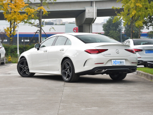 2021款改款 CLS 300 豪华型 左后45度