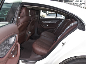 2021款改款 CLS 300 豪华型 后排空间