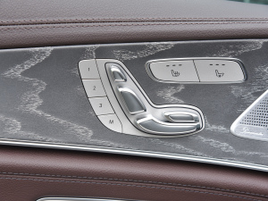 2021款改款 CLS 300 豪华型 主驾驶座椅调节