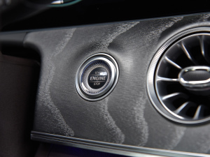 2021Ŀ CLS 300 A п؅^