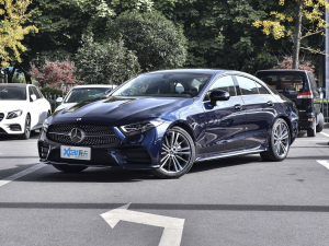 2021款改款 CLS 300 动感型 左前45度