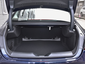 2021款改款 CLS 300 动感型 行李厢空间
