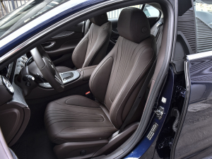2021款改款 CLS 300 动感型 主驾驶座椅