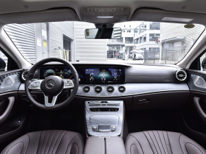 2021款改款 CLS 300 动感型 内饰全景