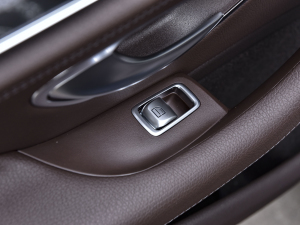 2021Ŀ CLS 300 (dng) ܇ƅ^(q)