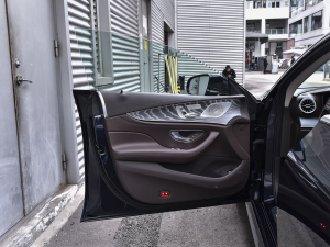 2021Ŀ CLS 300 (dng) {λ܇T