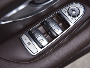 2021Ŀ CLS 300 Ӹ п؅^(q)