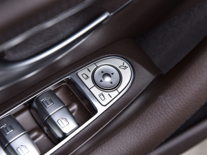 2021Ŀ CLS 300 Ӹ п؅^(q)