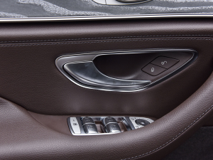 2021Ŀ CLS 300 Ӹ п؅^(q)