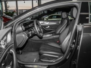 2021款改款 CLS 350 4MATIC 前排空间