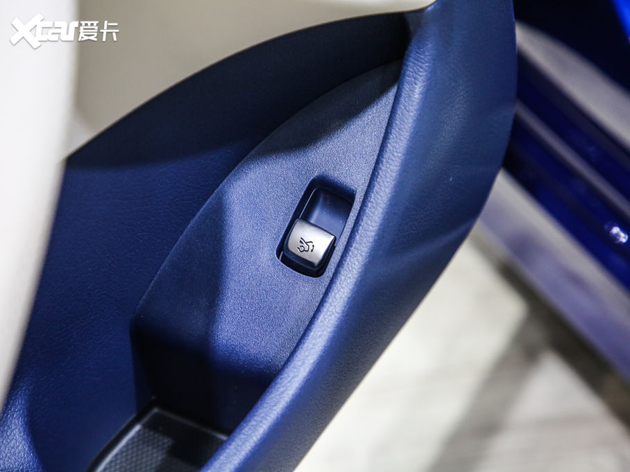 2021��YE���p�T E 300 �I��܇