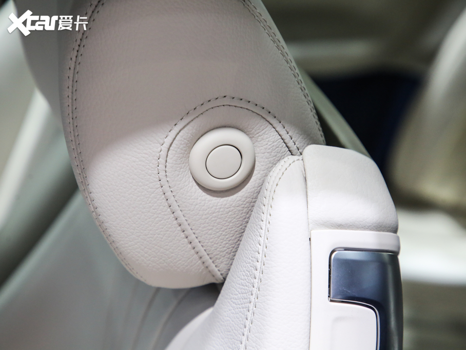 2021��YE���p�T E 300 �I��܇