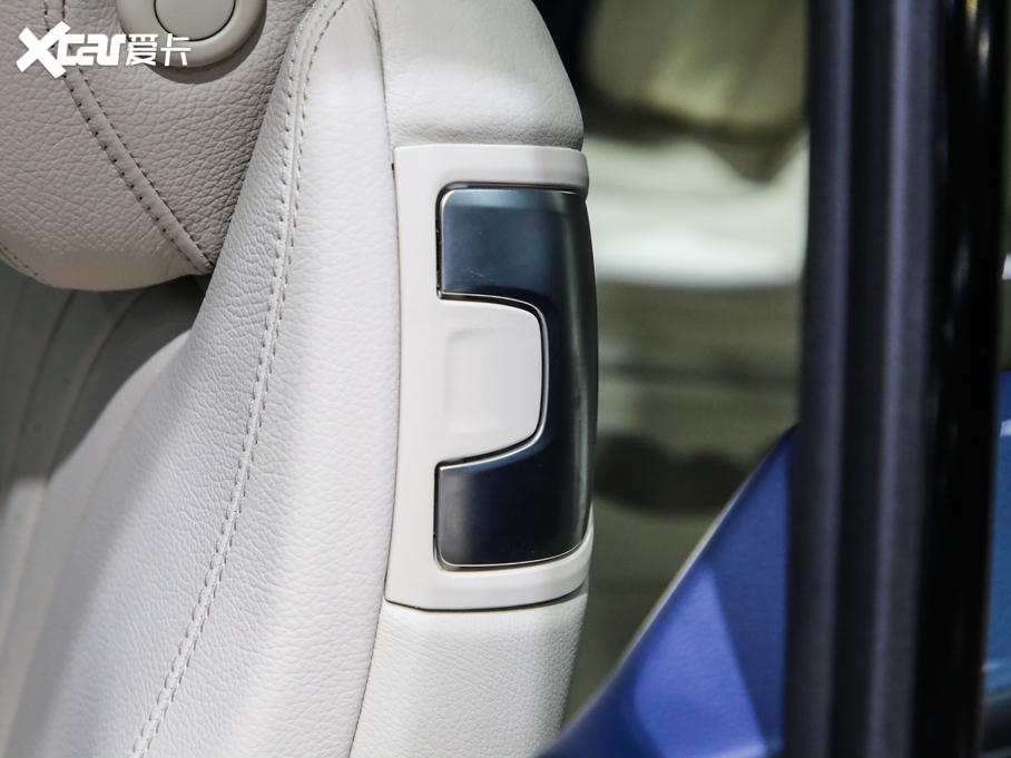 2021��YE���p�T E 300 �I��܇