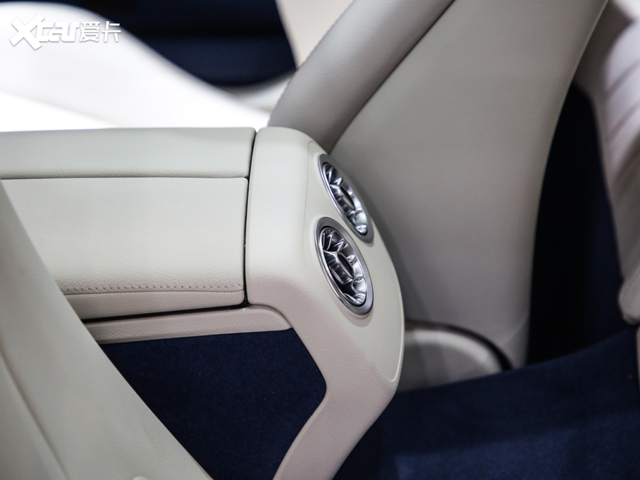 2021��YE���p�T E 300 �I��܇