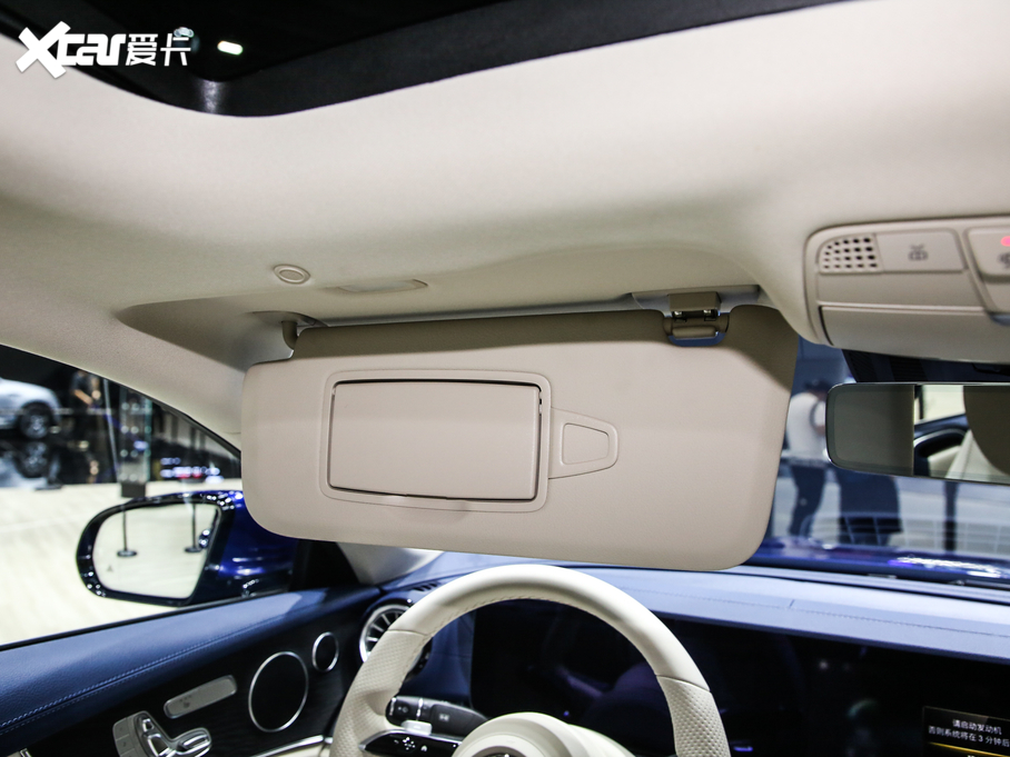 2021��YE���p�T E 300 �I��܇