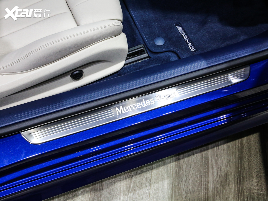 2021��YE���p�T E 300 �I��܇