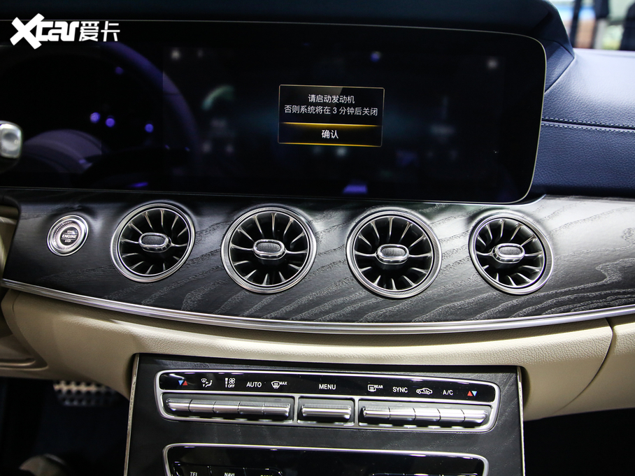 2021��YE���p�T E 300 �I��܇