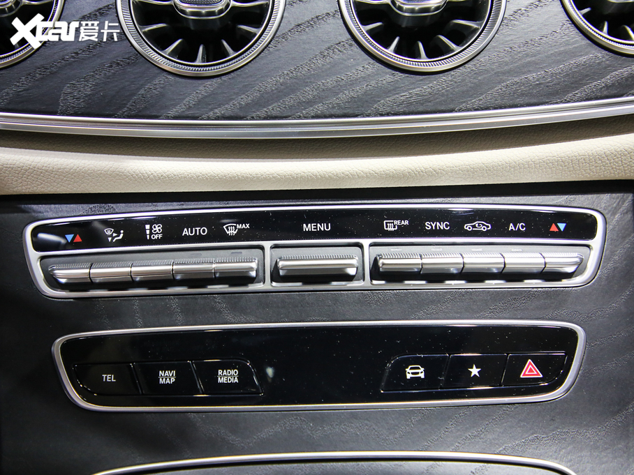 2021��YE���p�T E 300 �I��܇