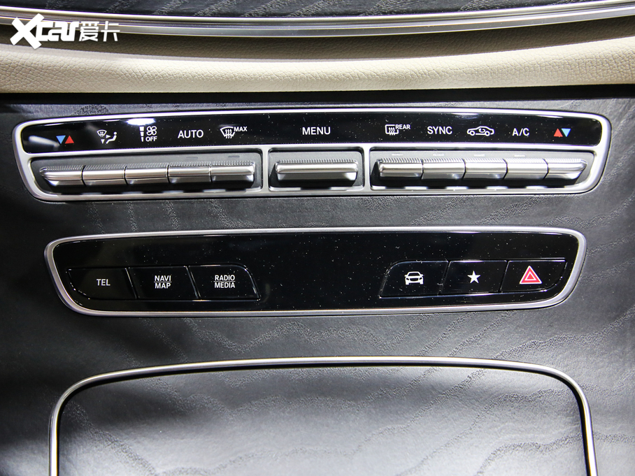 2021��YE���p�T E 300 �I��܇