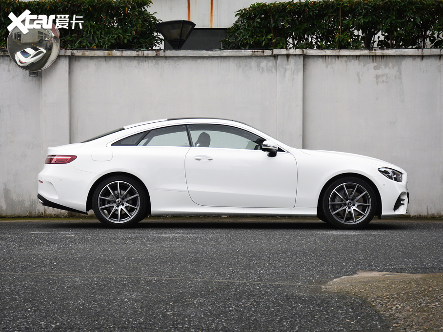 2021��YE���p�T E 260 �I��܇