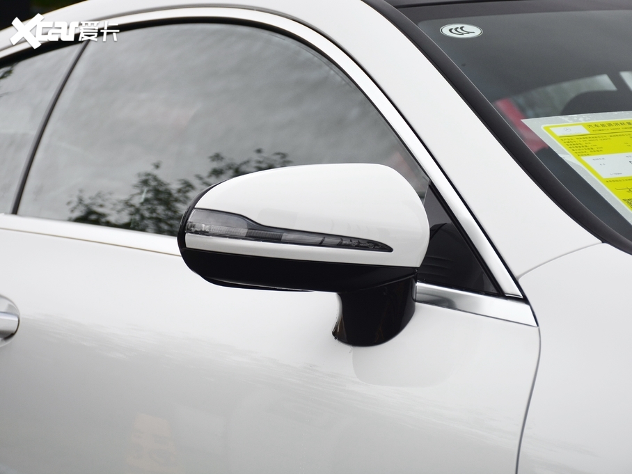 2021��YE���p�T E 260 �I��܇