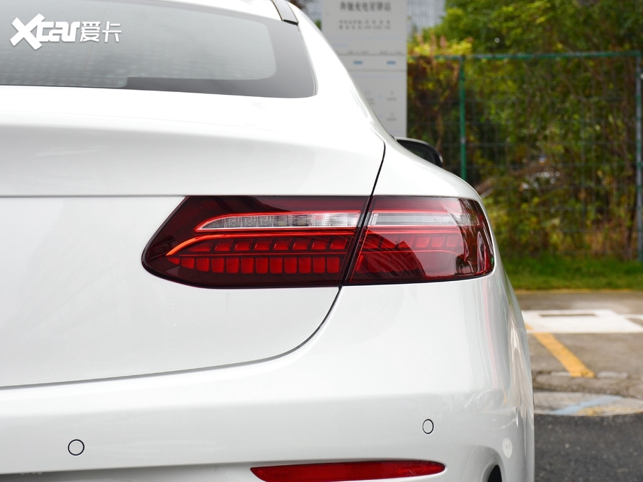 2021��YE���p�T E 260 �I��܇