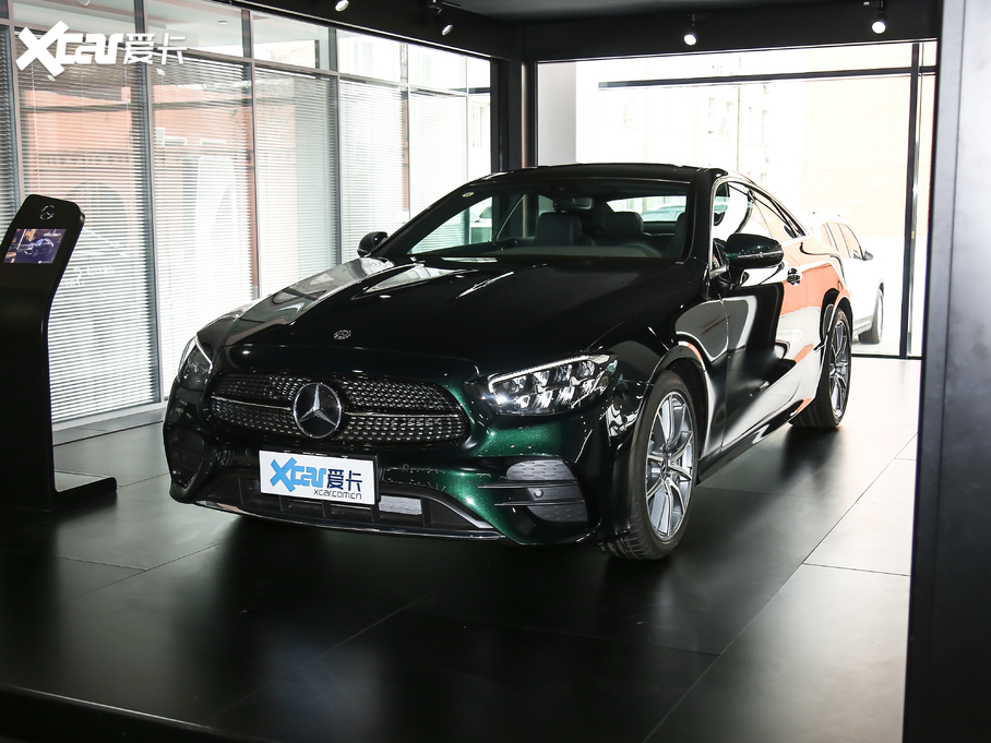 2021��YE���p�T E 260 �I��܇